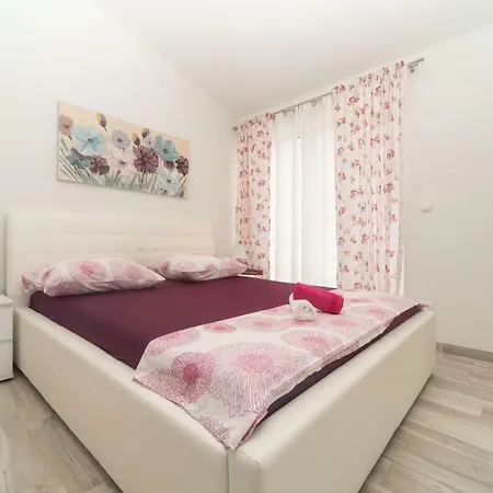Mia Apartment
